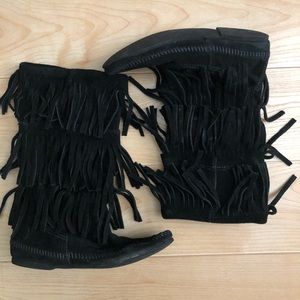 Minnetonka Black 3 Layer Fringe Boots